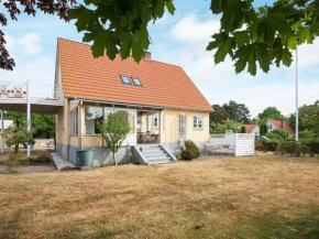 Relaxing Holiday Home in Ebeltoft with Terrace